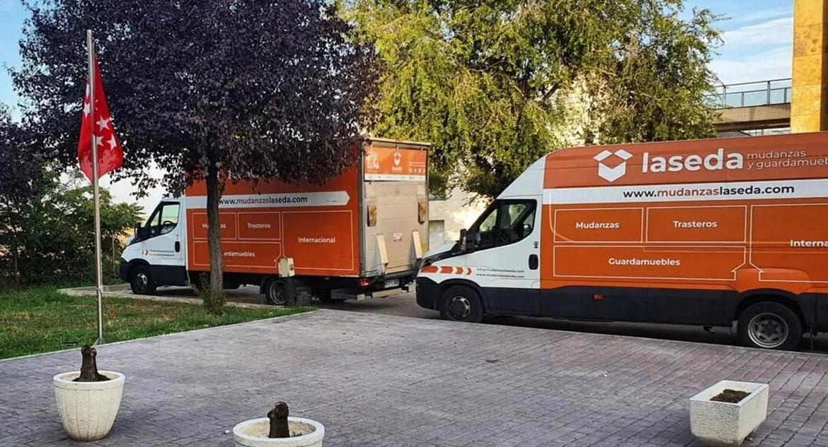 Mudanzas en Madrid con La Seda ¿Por qué elegirnos? 2 Grupajes, mudanzas baratas en Madrid