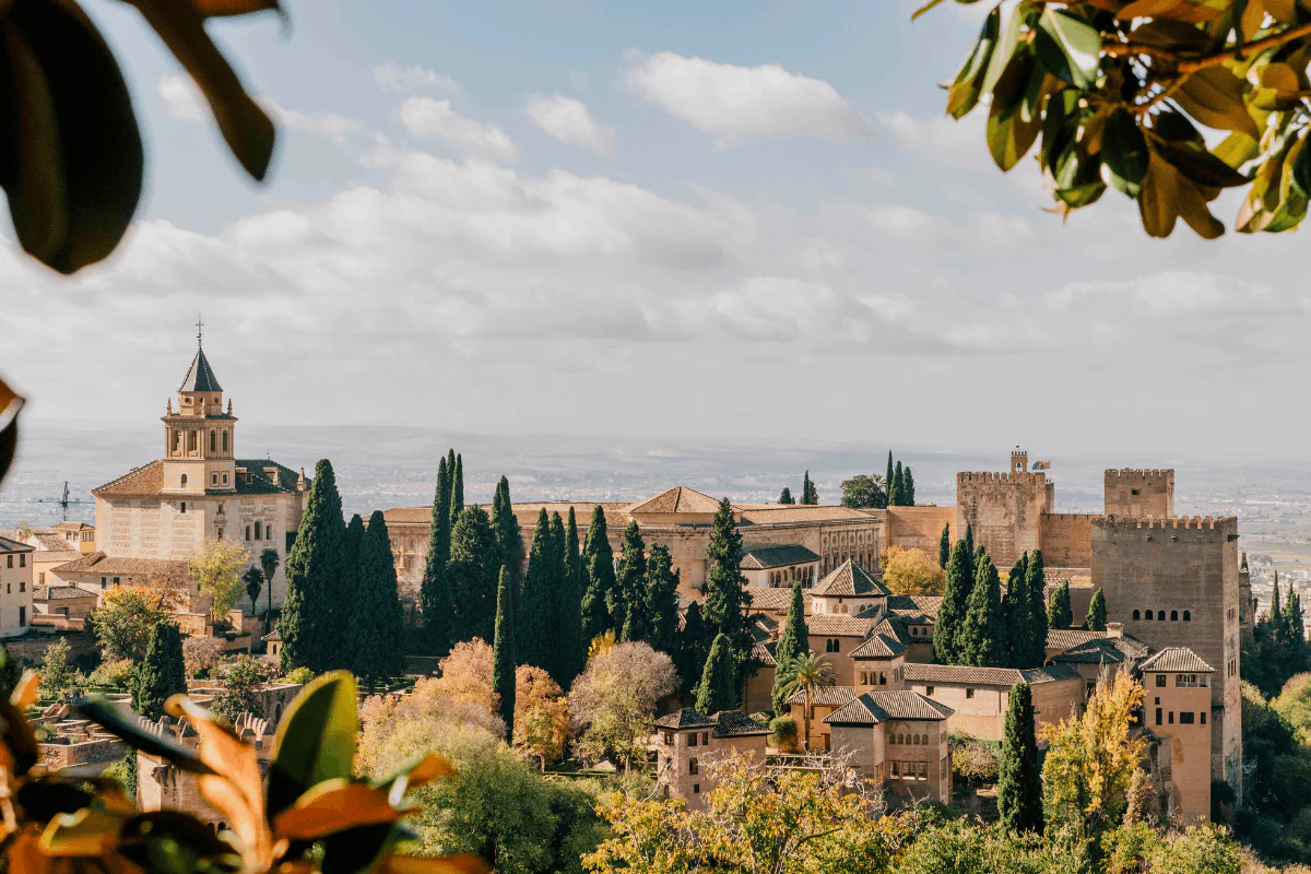 Tu casero convierte el piso en turístico y tienes que irte. Guía para inquilinos del Realejo y el Sacromonte en Granada 5 Me echan del piso por turístico en Granada. Qué hacer